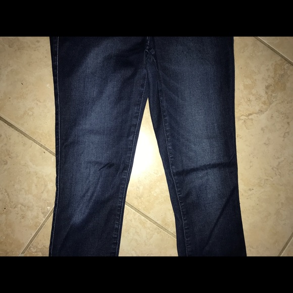 Abercrombie & Fitch High Waisted Jeans - Picture 4 of 5